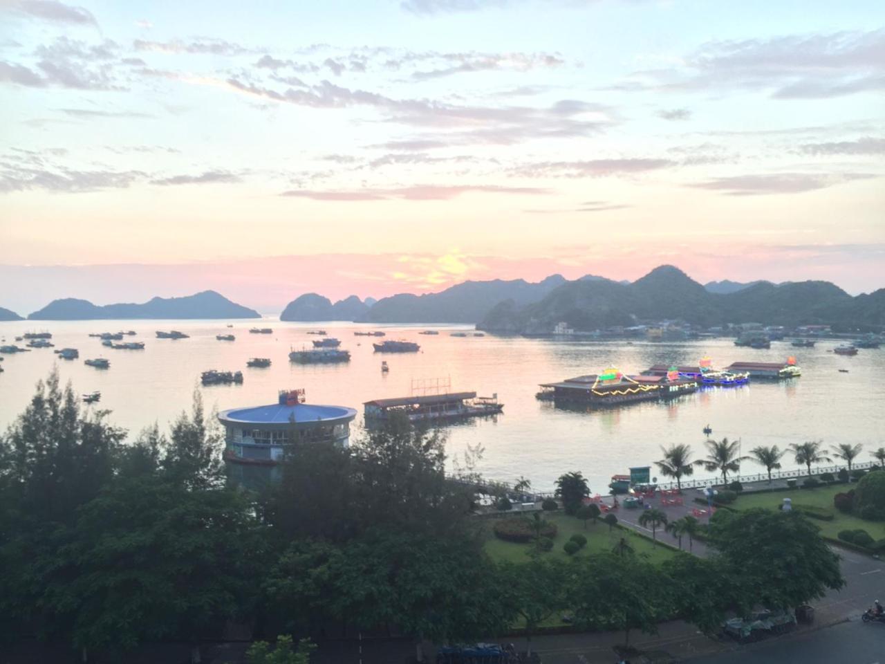 โรงแรมกวางตุง Dong Khe Sau ภายนอก รูปภาพ